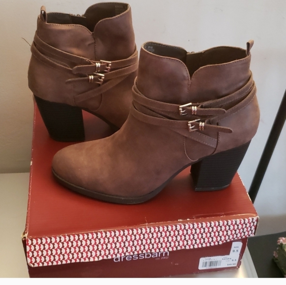 Dressbarn Women's Chocolate Ankle Booties